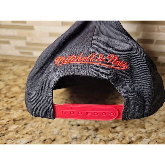 Chicago Bulls Hat Cap Mitchell & Ness NBA Basketball Snapback Adjustable - Picture 5 of 11